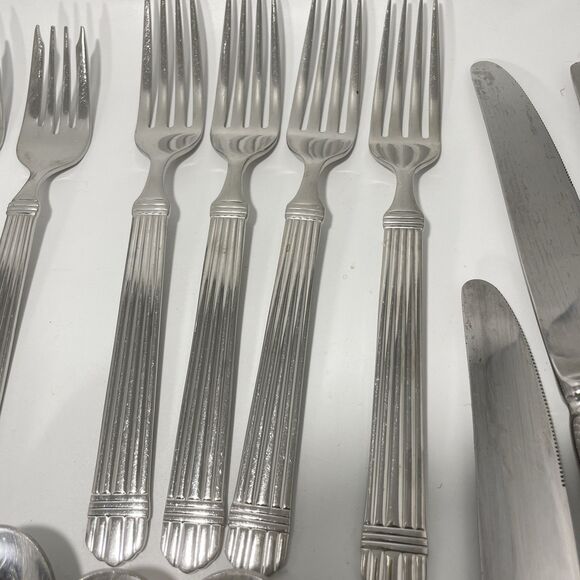 Lot Of 20 Wallace Chardonnay 18/8 Stainless Flatware Classic Ribbed Fork Spoon - Picture 3 of 9